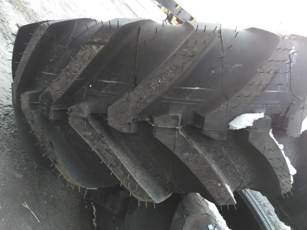 Take-Off 400/70R20 149A8 Michelin XMCL TL E-2 95-100% (DOT-0424) image 3