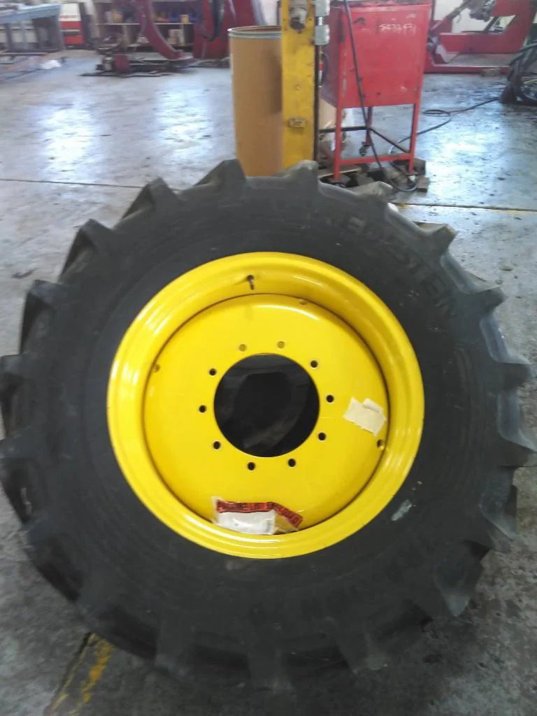 Used 420/70R28 133D Vredestein Traxion 70 TL R-1W 90-95% On 12 x 28 (10-13.19-11.07) Soild Wheel