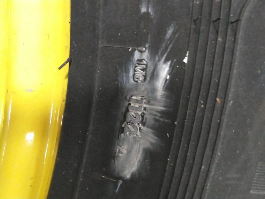 Used 420/70R28 133D Vredestein Traxion 70 TL R-1W 90-95% On 12 x 28 (10-13.19-11.07) Soild Wheel image 2