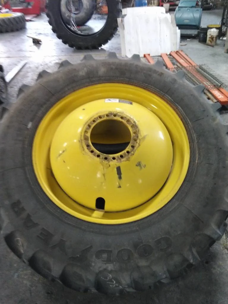 Used 520/85R42 157A8 Goodyear Ultratorque TL R-1 85-95% On 18 x 42 (20-13.189-11.07-15.56IN) DD image 2