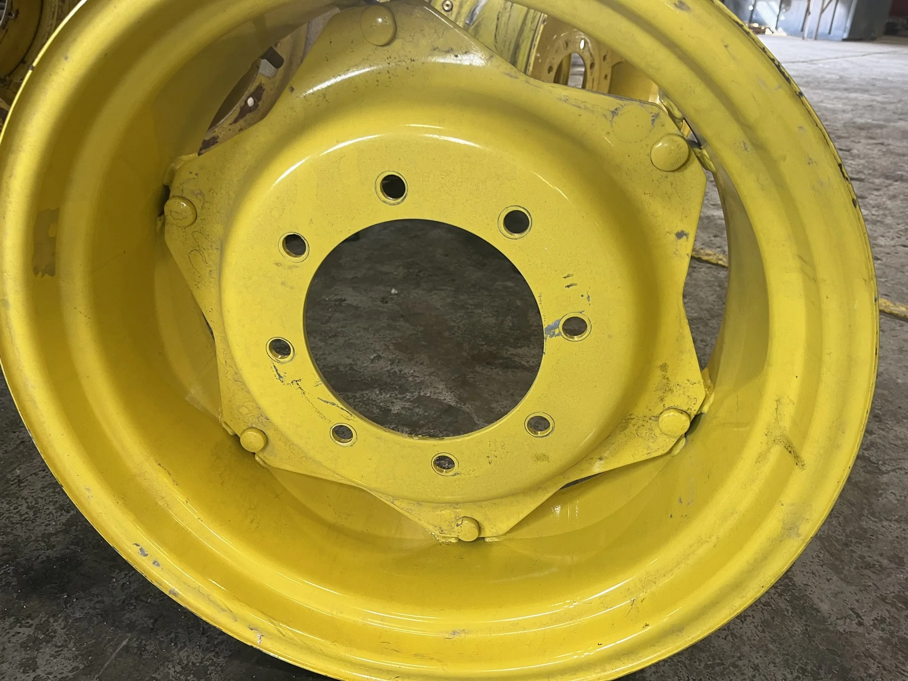 Used 10 x 24 (8-10.82-8.78) 6 Clamp Yellow Wheel w/ Disc