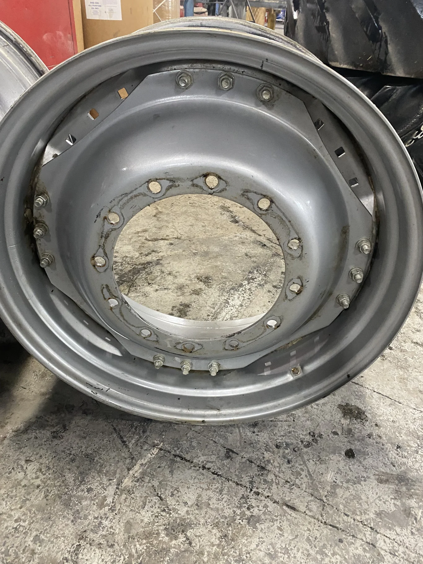 Used 15 X 34 12-16.732-14.640 Waffle 3 Bolt Case Silver Wheel w/ Disc image 2