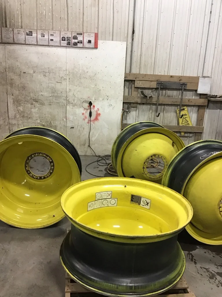 Used 18 x 42 Titan 20-13.19-10.50 John Deere Dolly Dual. Mild Rust Paint in Fair Condition. image 5