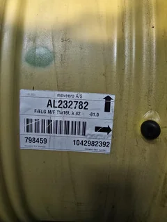 Used 15 x 42 12-32.047-30.078 Rim & Rail Yellow Wheel image 3