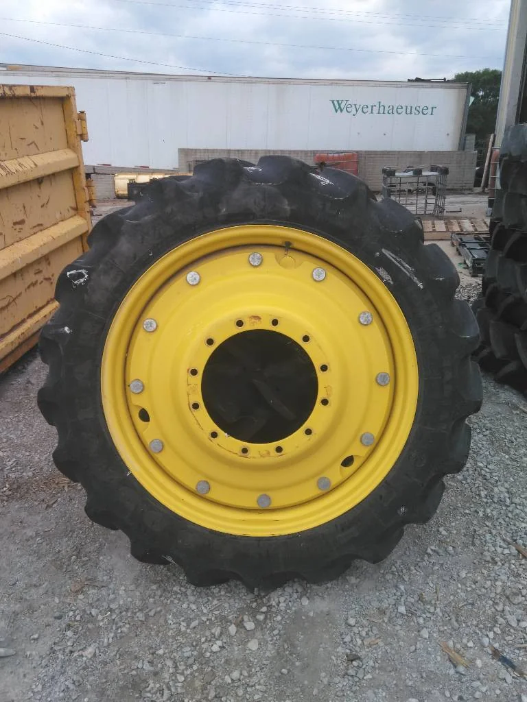 Used 320/85R38 143A8 Goodyear STR DT800 TL R-1W 75-80% On 10 X 38 (12-16.732-14.640)  Rim & Rail image 2