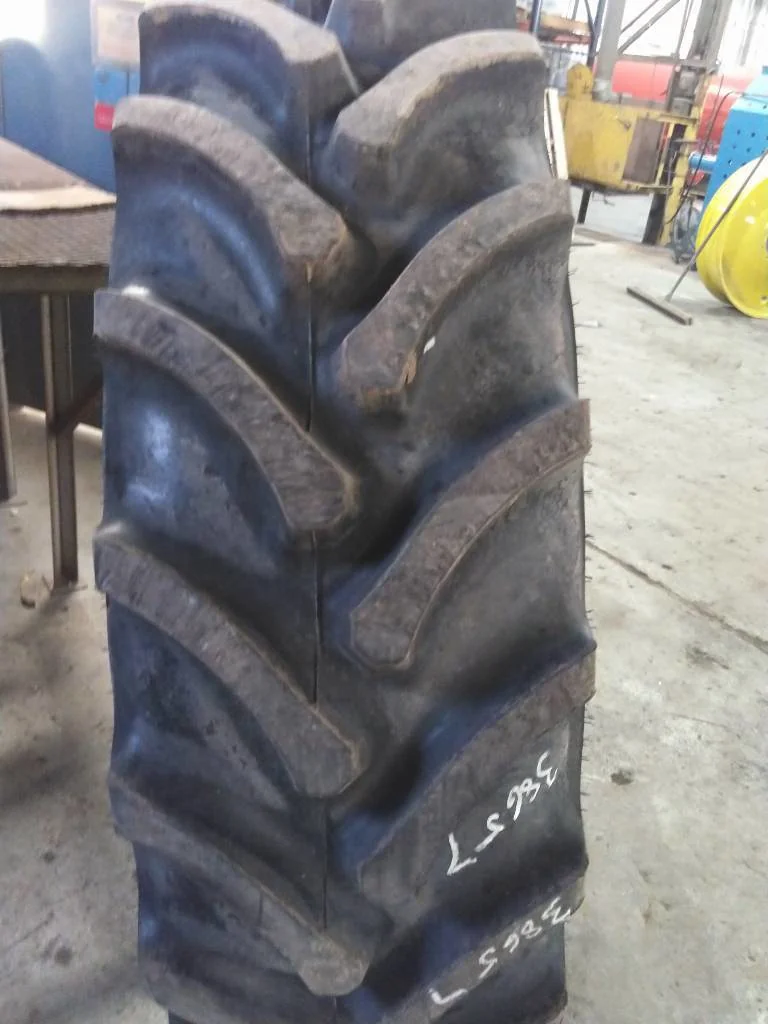 Used 420/85R34 147B Firestone RAT DT TL R-1W 90-95% On 15 x 34 (12-16.732-14.640) Waffle 3 Bolt/Disc image 2