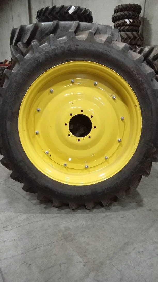 Take-Off 320/90R42 139B BKT Agrimax RT945 TL R-1W 95-100% On 10 x 42 (8-10.82-8.78) R&R/Disc