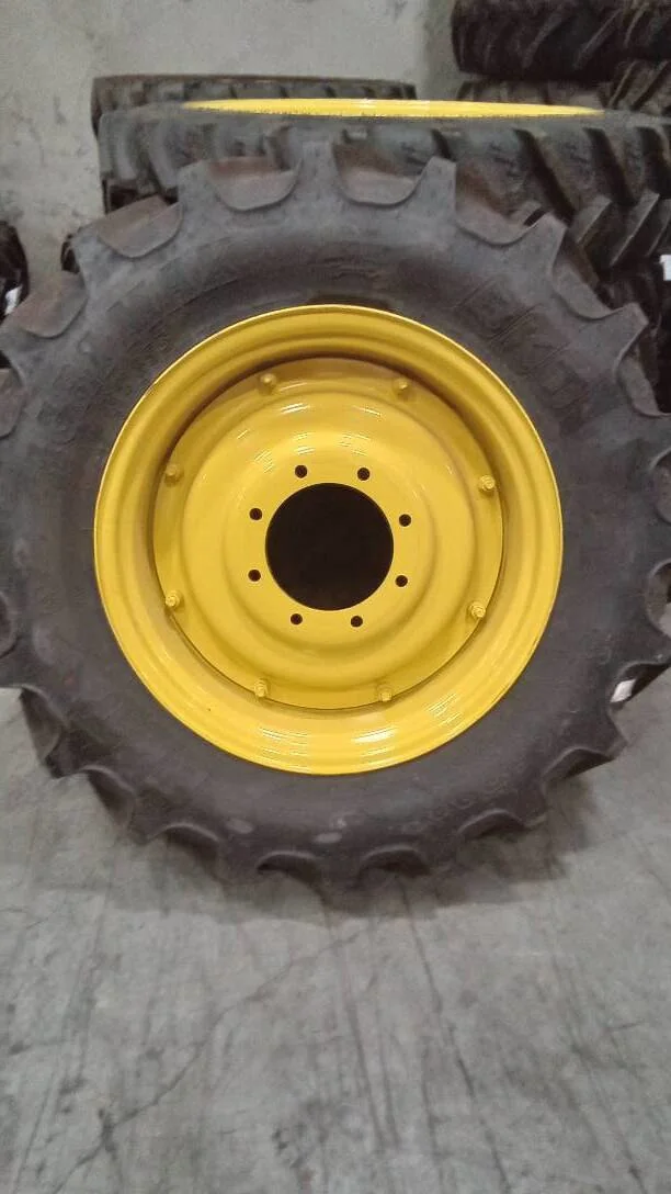 Take-Off 320/85R28 124B BKT Agrimax RT855 TL R-1W 95-100% On 10 x 28 (8-10.82-8.78) Rail Wheel/Disc image 3