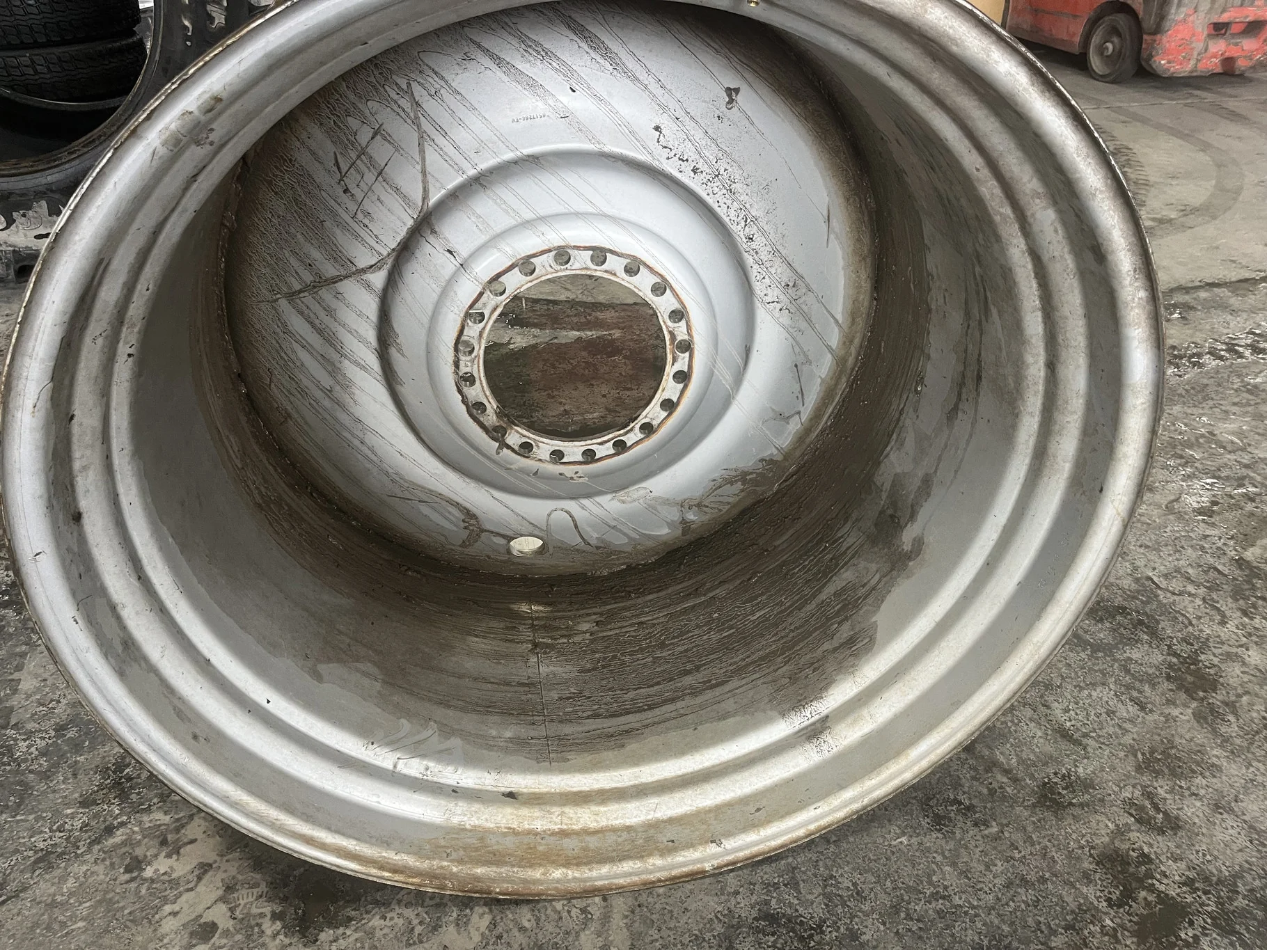 Used 38 X 46 20-13.189-11.07 Dual Silver Combine Wheel image 2