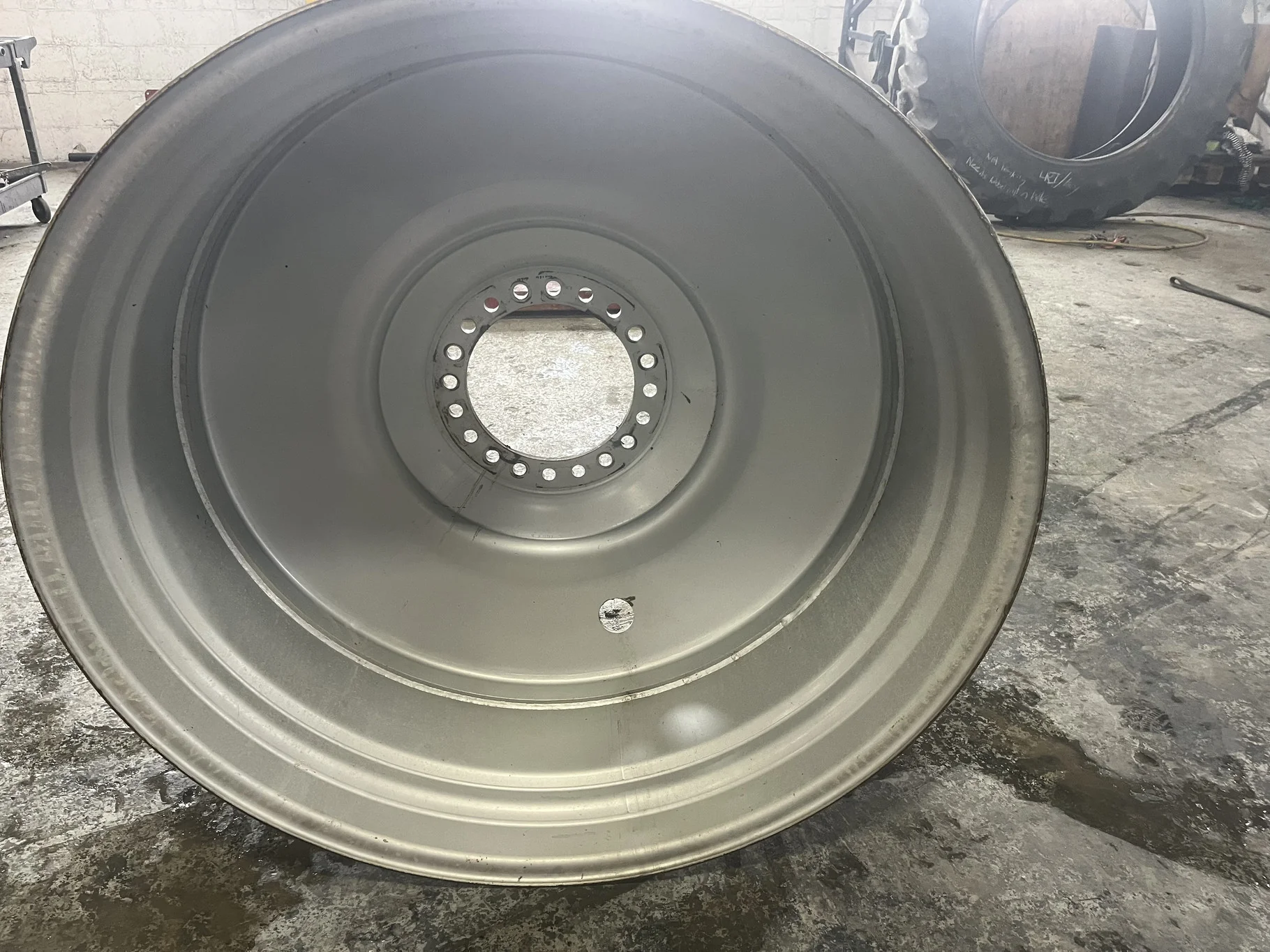 Used 38 X 46 20-13.189-11.07 Dual Silver Combine Wheel image 3