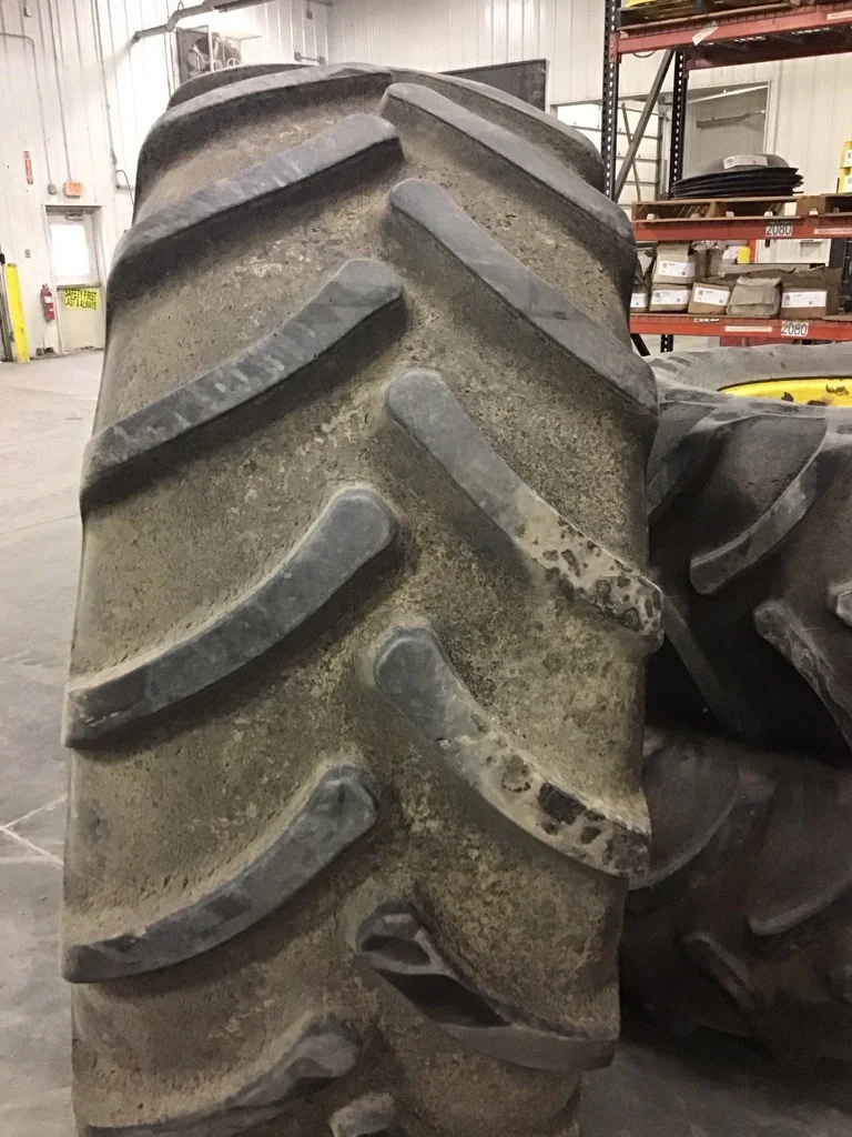 Used 650/65R38 166D Firestone Radial 9000 TL R-1W 85-90% On 18 x 38 (12-13.976-11.857-3) JD Sprayer image 10