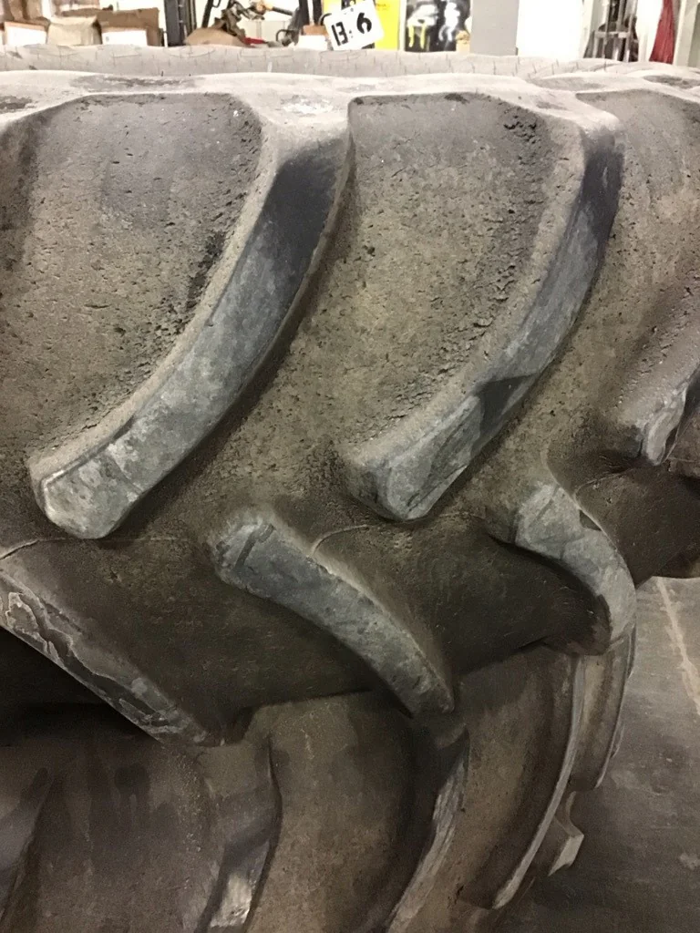 Used 650/65R38 166D Firestone Radial 9000 TL R-1W 85-90% On 18 x 38 (12-13.976-11.857-3) JD Sprayer image 4