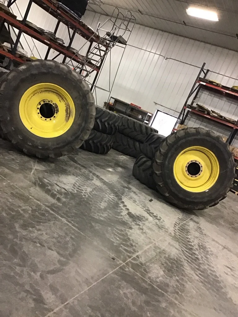Used 650/65R38 166D Firestone Radial 9000 TL R-1W 85-90% On 18 x 38 (12-13.976-11.857-3) JD Sprayer image 8