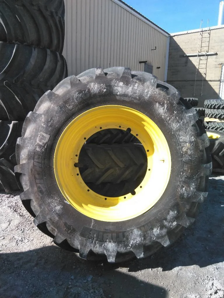 Take-Off 650/65R42 158D Michelin Multibib TL R-1W 95-100% On 20 x 42 (12-32.047-30.078) JD Rim&Rail