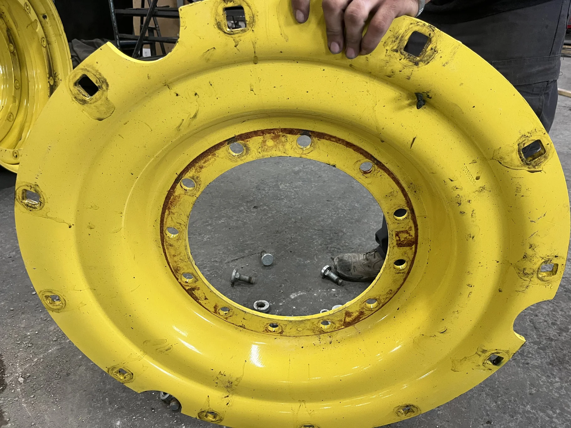 Used Disc 38" 12-16.732-14.640 Waffle Yellow image 2
