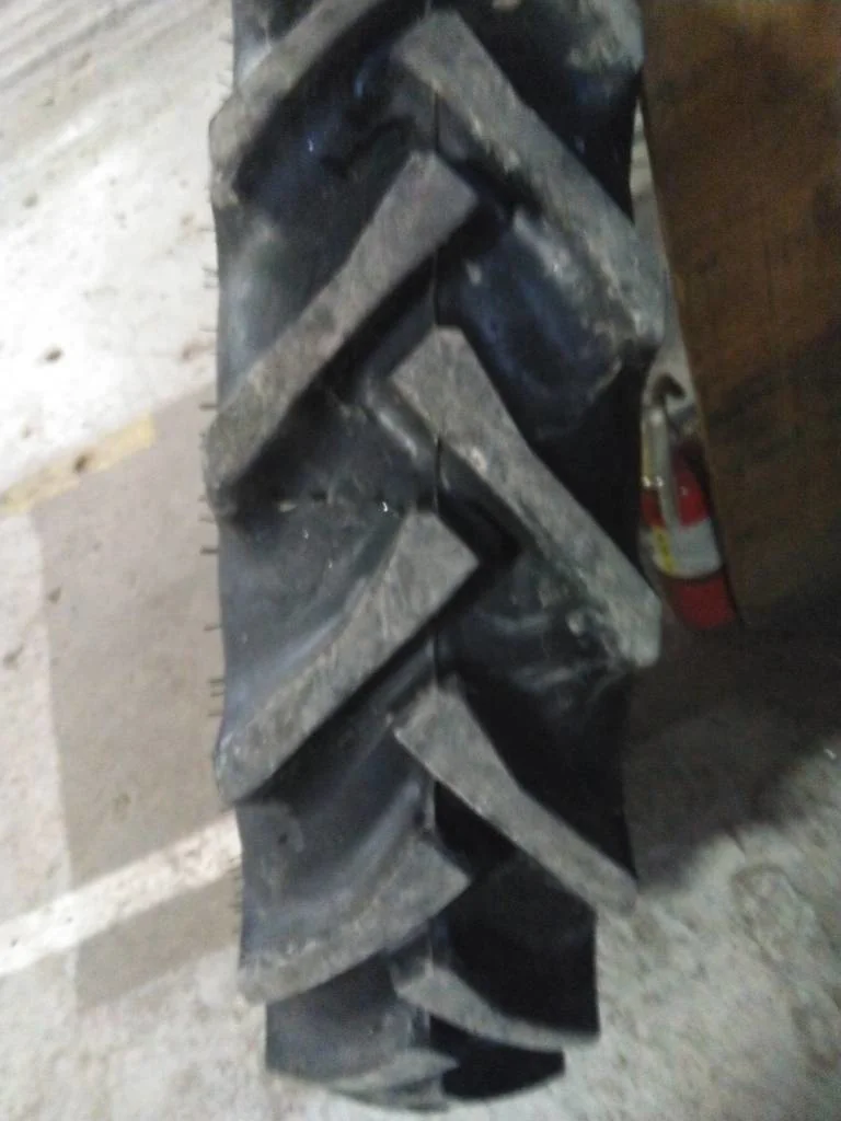 Used 9.5-24 112A8 Alliance Farm Pro 324 TT R-1 90-95% On 8 x 24 8-10.82-8.78 4/2 Clamp Wheel w/Disc image 3