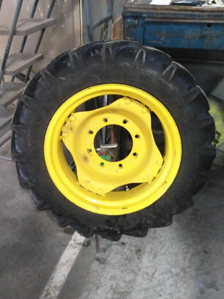 Used 9.5-24 112A8 Alliance Farm Pro 324 TT R-1 90-95% On 8 x 24 8-10.82-8.78 4/2 Clamp Wheel w/Disc image 4