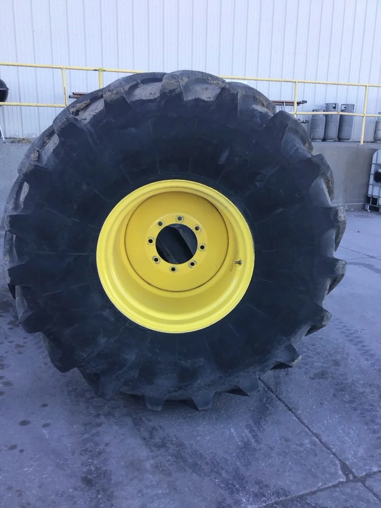 Used 750/65R26 169B Firestone Maxi Traction TL R-1W 80-85% On 25 x 26 (8-10.82-8.78) Combine Wheel