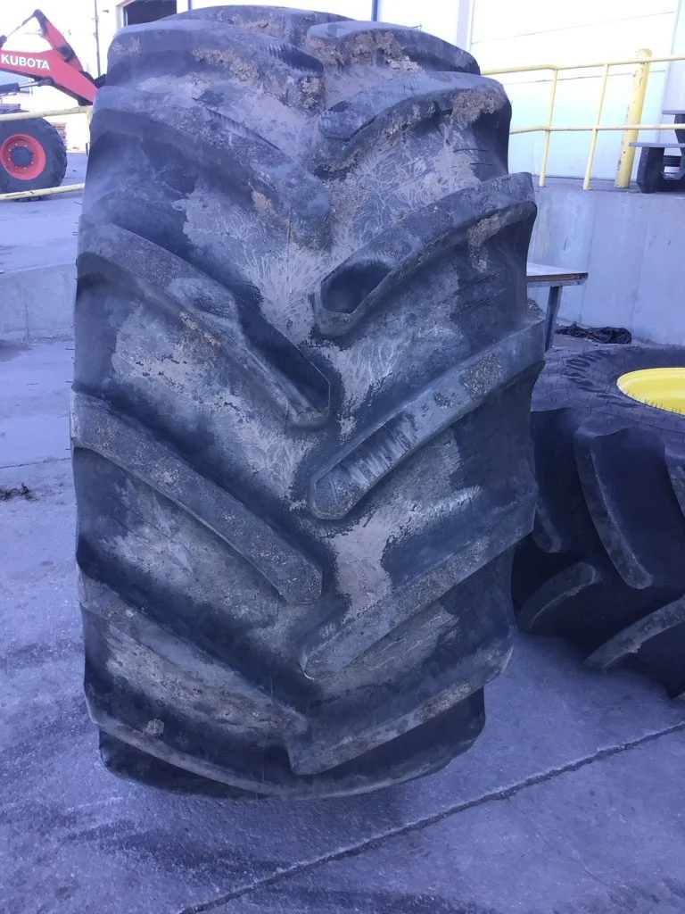 Used 750/65R26 169B Firestone Maxi Traction TL R-1W 80-85% On 25 x 26 (8-10.82-8.78) Combine Wheel image 2