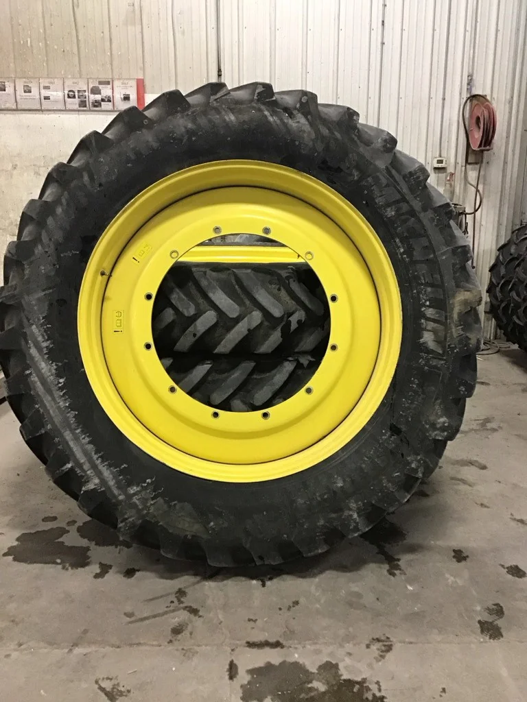 Used VF420/95R50 177D Michelin SprayBib TL R-1 80-85% On 13 x 50 (12-32.047-30) Rim & Rail