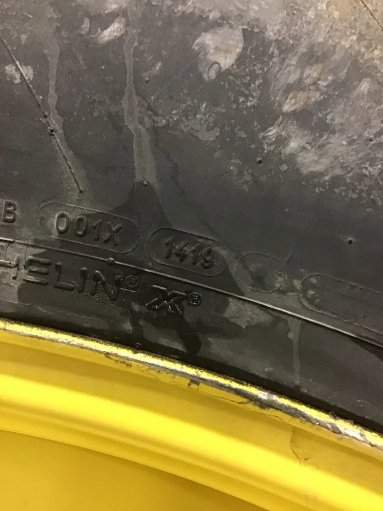 Used VF420/95R50 177D Michelin SprayBib TL R-1 80-85% On 13 x 50 (12-32.047-30) Rim & Rail image 2