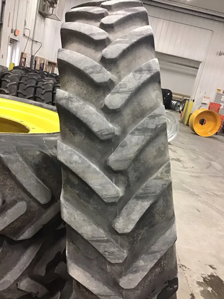 Used VF420/95R50 177D Michelin SprayBib TL R-1 80-85% On 13 x 50 (12-32.047-30) Rim & Rail image 3