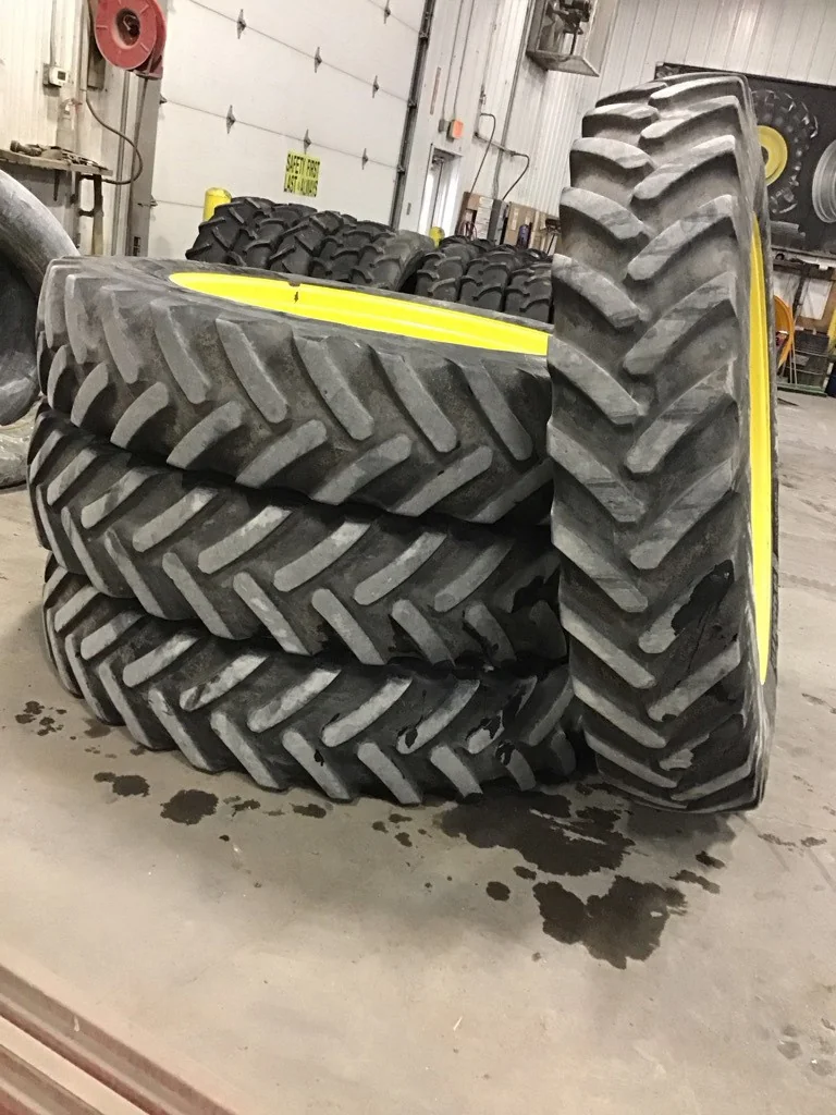 Used VF420/95R50 177D Michelin SprayBib TL R-1 80-85% On 13 x 50 (12-32.047-30) Rim & Rail image 4