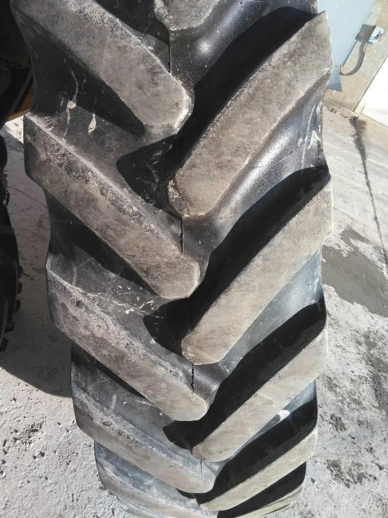 Used VF380/90R46 173D Michelin Spraybib TL R-1W 65-70% On 13 x 46 (12-13.976-11.857) Bubble Disc image 3