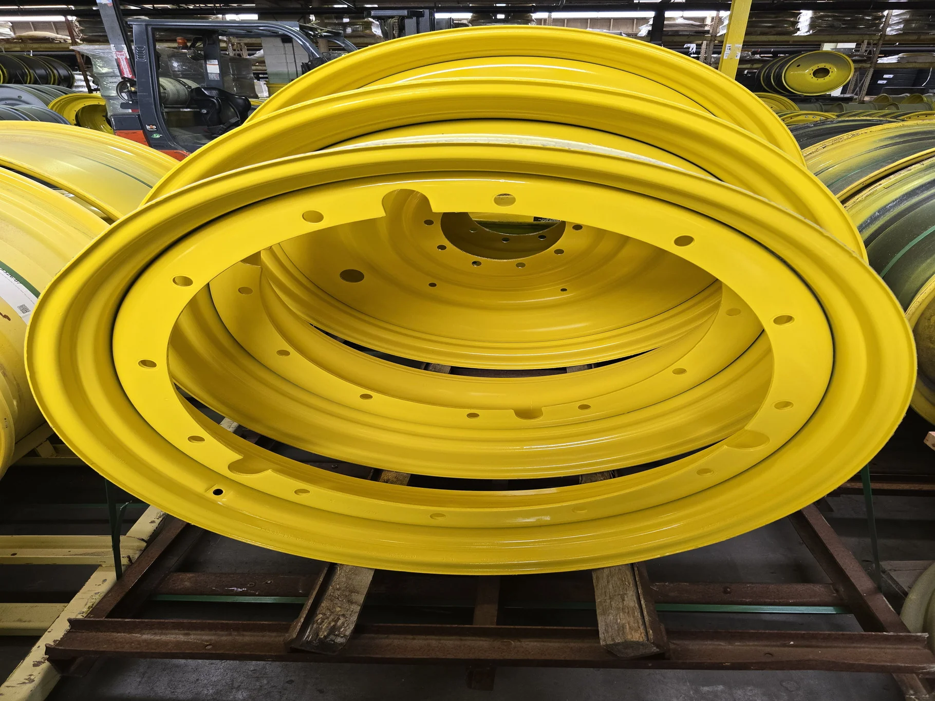 10 X 38 12-32.04-30.17-2.81 Rim & Rail Yellow Wheel RECONDITIONED