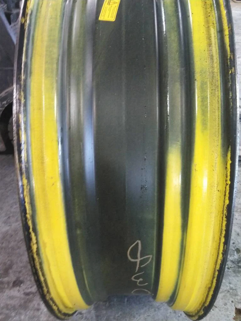 Used 15 x 50 (12-32.047-30.078) Rim & Rail JD Yellow Wheel image 2