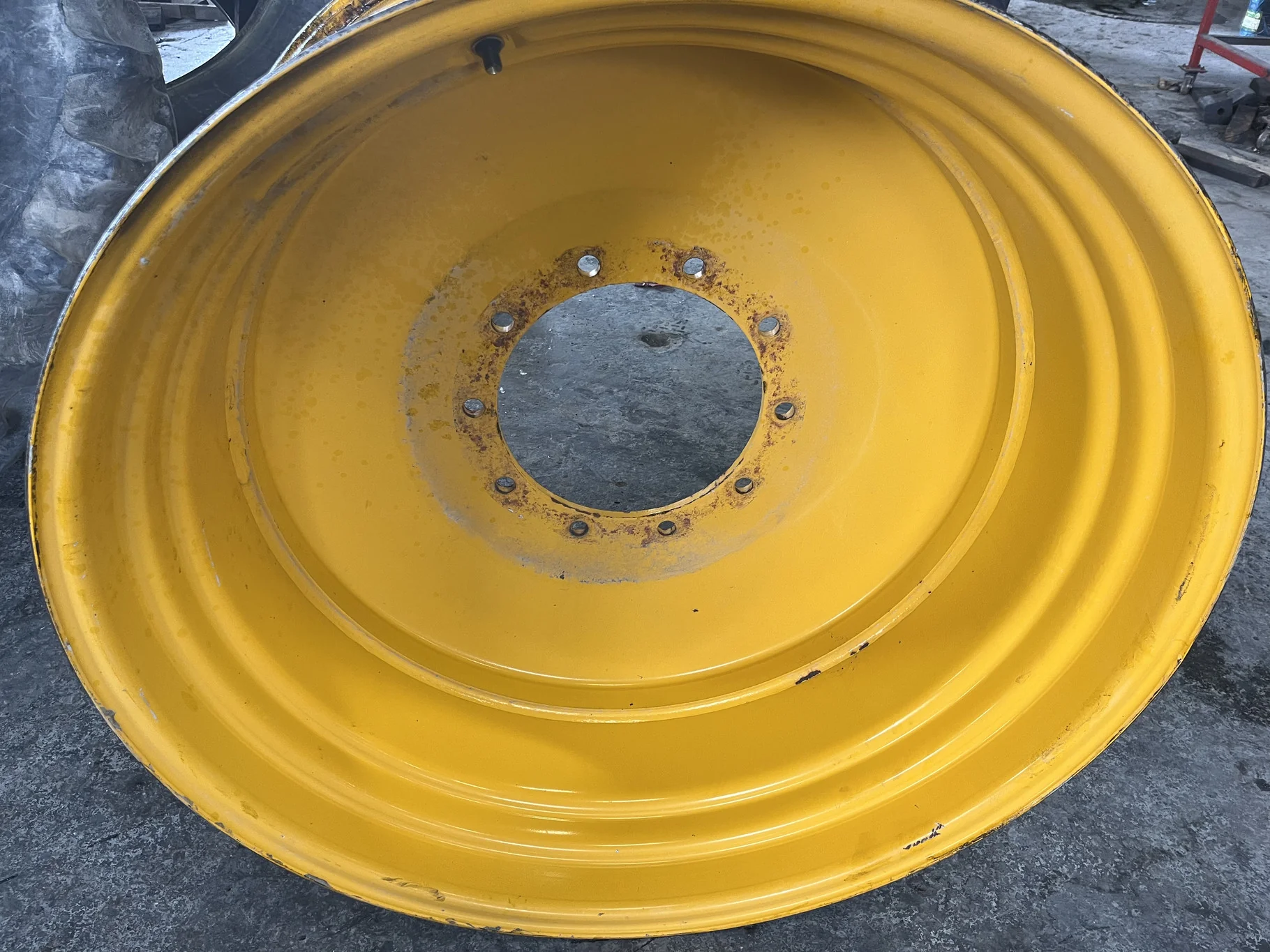 Used 18 X 38 10-14.567-12.44 5.0BS Hagie Orange Sprayer Wheel image 2