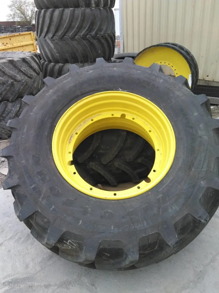 Take-Off 710/70R38 168E Firestone Maxi Traction TL T-1W 95-100% On 23 x 38 (12-32.047-30.078) R&R image 3