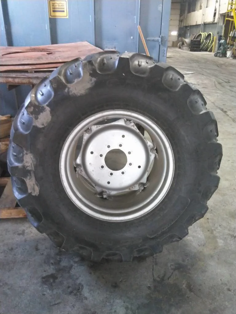 Used 19.5L-24 146A8 Galaxy EZ Rider TL R-4 85-90% On 16 x 24 (8-8-6) 6 Clamp/Disc