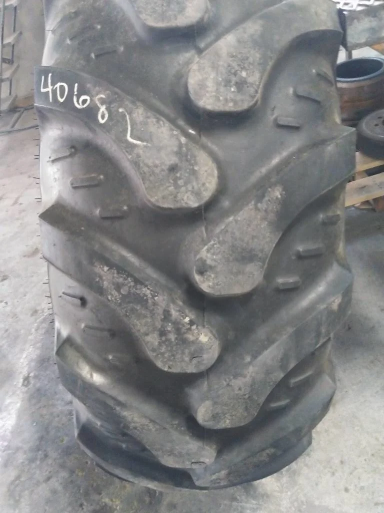 Used 19.5L-24 146A8 Galaxy EZ Rider TL R-4 85-90% On 16 x 24 (8-8-6) 6 Clamp/Disc image 2