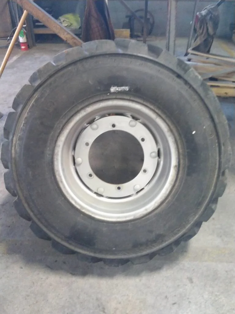 Used 12.5/80-18 126A8 Galaxy Beefy Baby TL I-3 90-95% On 9 x 18 (6-11.220-9.853) 6 Clamp/Disc image 2
