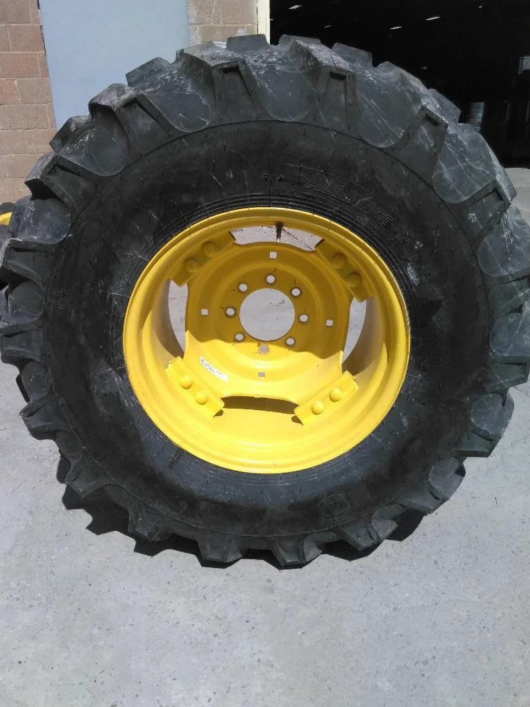Take-Off 19.5L-24IND 147A8 Alliance Industrial Tractor TL R-4 On 15 x 24 (8-8-6) Implement Wheel