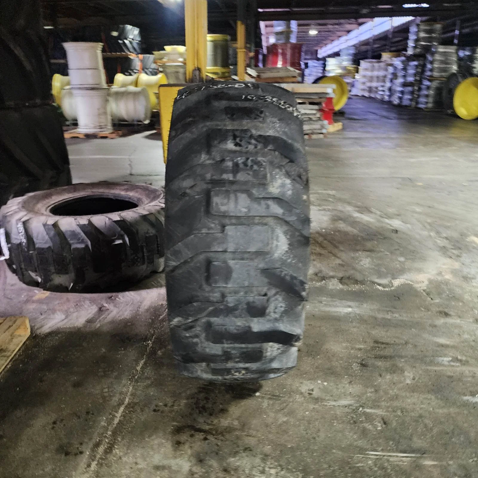 Take-Off 19.5L-24IND 147A8 Alliance Industrial Tractor TL R-4 95-100%