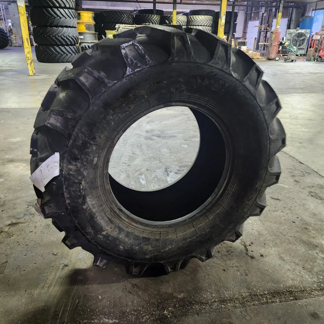 Take-Off 19.5L-24IND 147A8 Alliance Industrial Tractor TL R-4 95-100% image 2