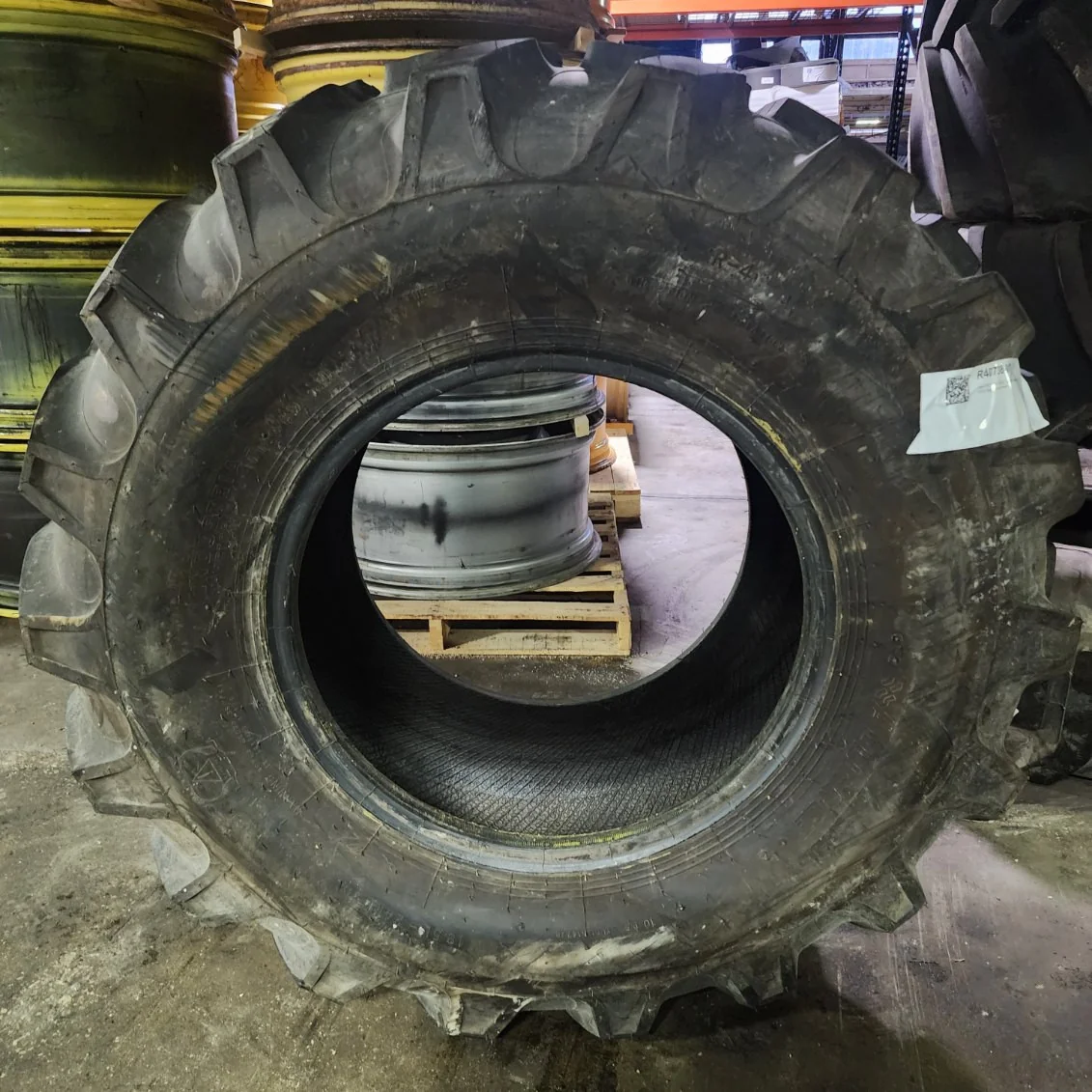 Take-Off 19.5L-24IND 147A8 Alliance Industrial Tractor TL R-4 95-100% image 4