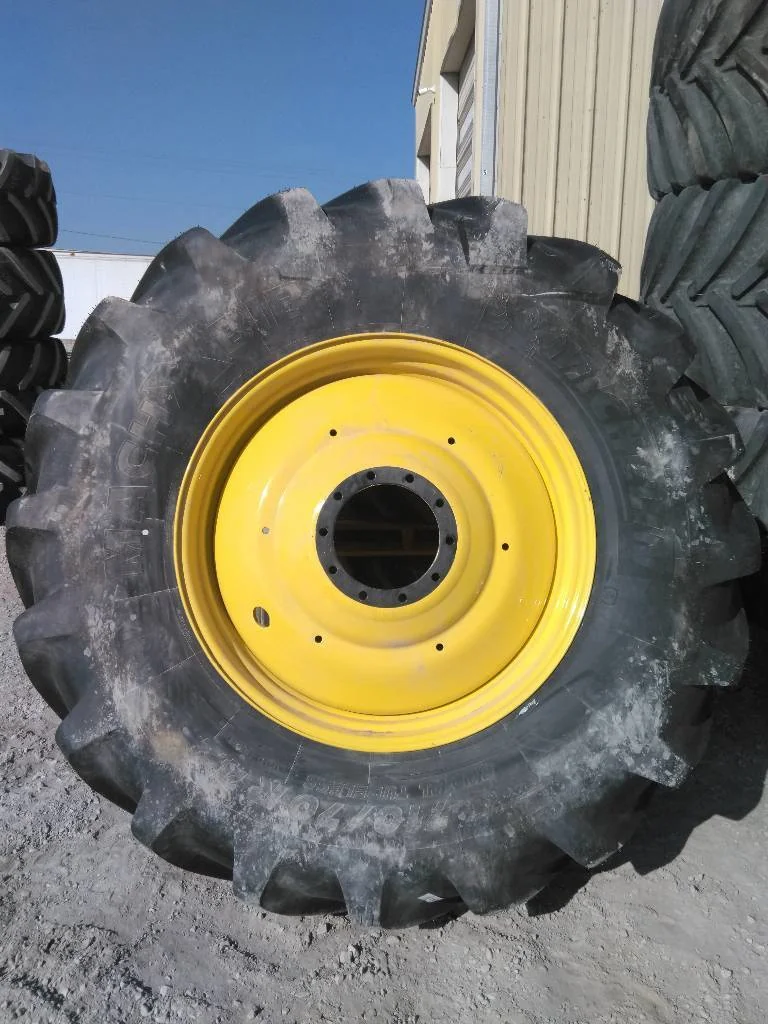 Take-Off 710/70R42 173D Michelin MachXbib TL R-1W 95-100% On 23 x 42 (10-13.19-11.07) JD Dual