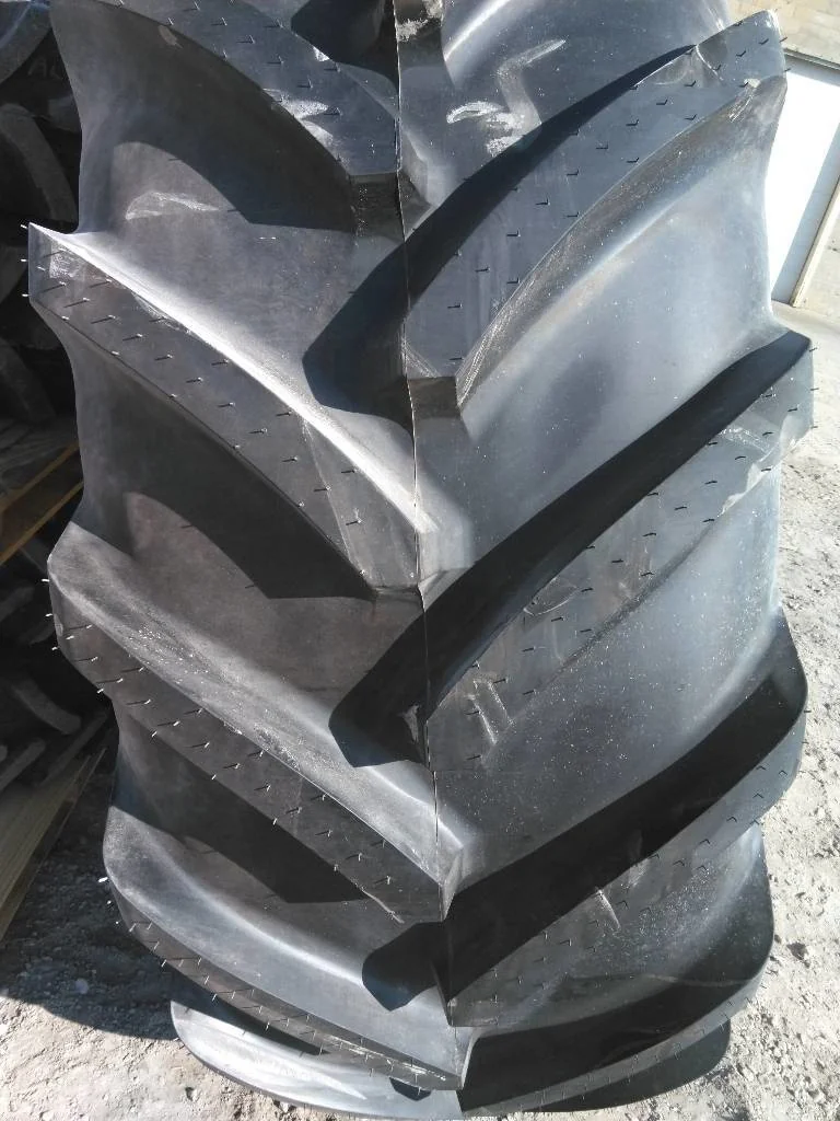 Take-Off 710/70R42 173D Michelin MachXbib TL R-1W 95-100% On 23 x 42 (10-13.19-11.07) JD Dual image 3