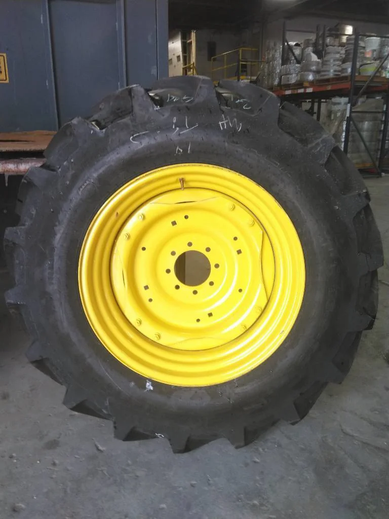 Take-Off 16.9-30 130A6 Galaxy Agritrac ll TL R-1 95-100% On 15 X 30 8-8-6 4/2 Rail Wheel w/Disc