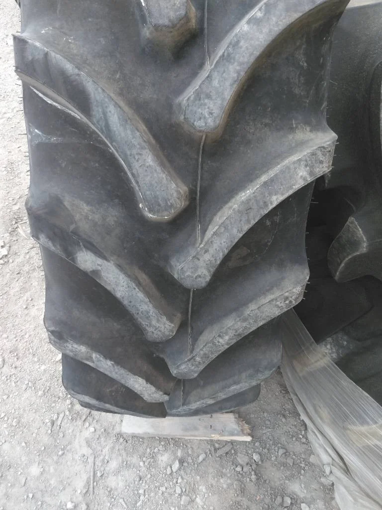 Take-Off 420/85R34 147B Firestone RAT TL R-1W 95-100% On 15 x 34 (10-13.19-11.07) Waffle 3 Bolt/Disc image 2