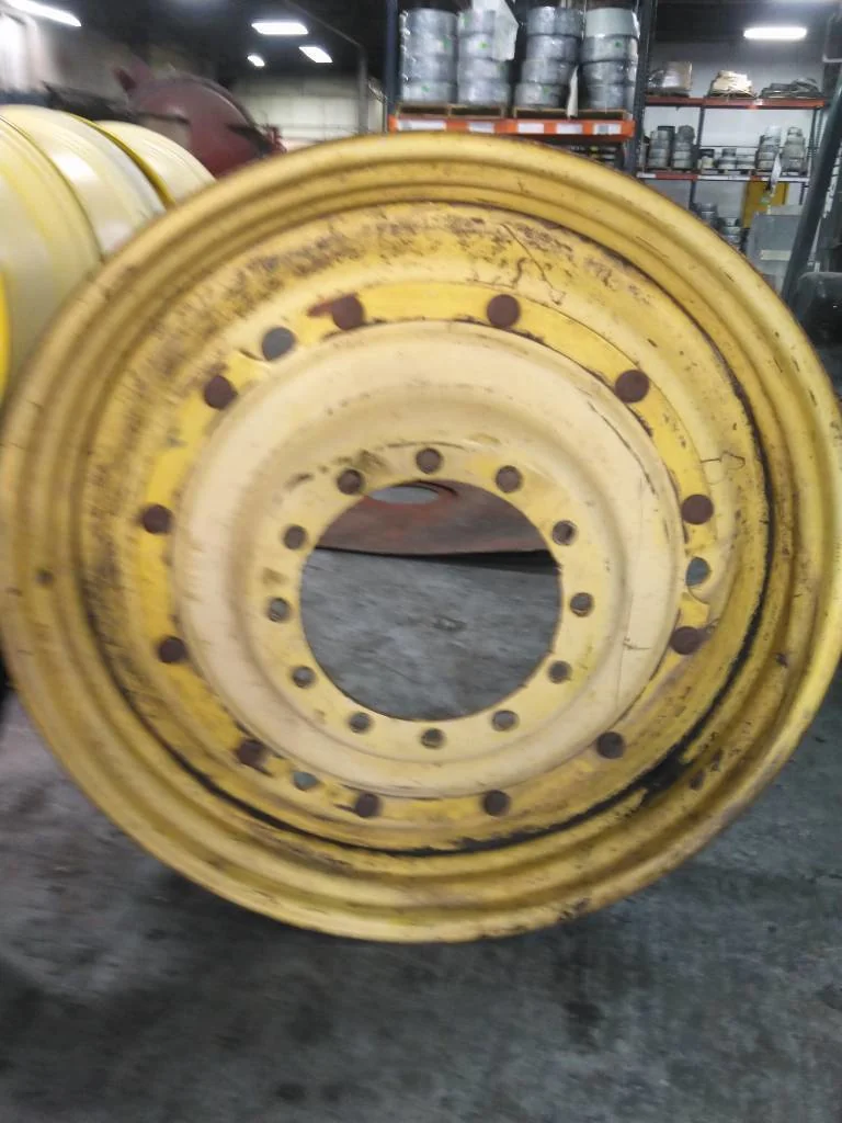 Used 10 x 46 (12-16.732-14.620) John Deere Rim & Rail/Disc (Moderate Rust, Paint is Poor)