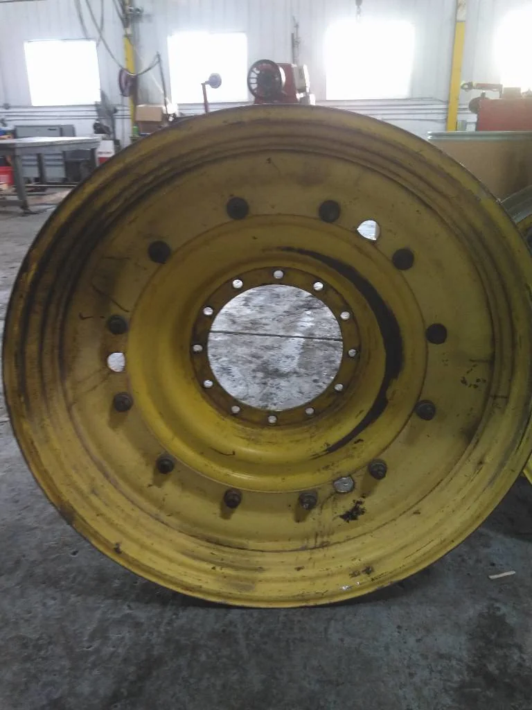 Used 10 x 46 (12-16.732-14.620) John Deere Rim & Rail/Disc (Moderate Rust, Paint is Poor) image 3