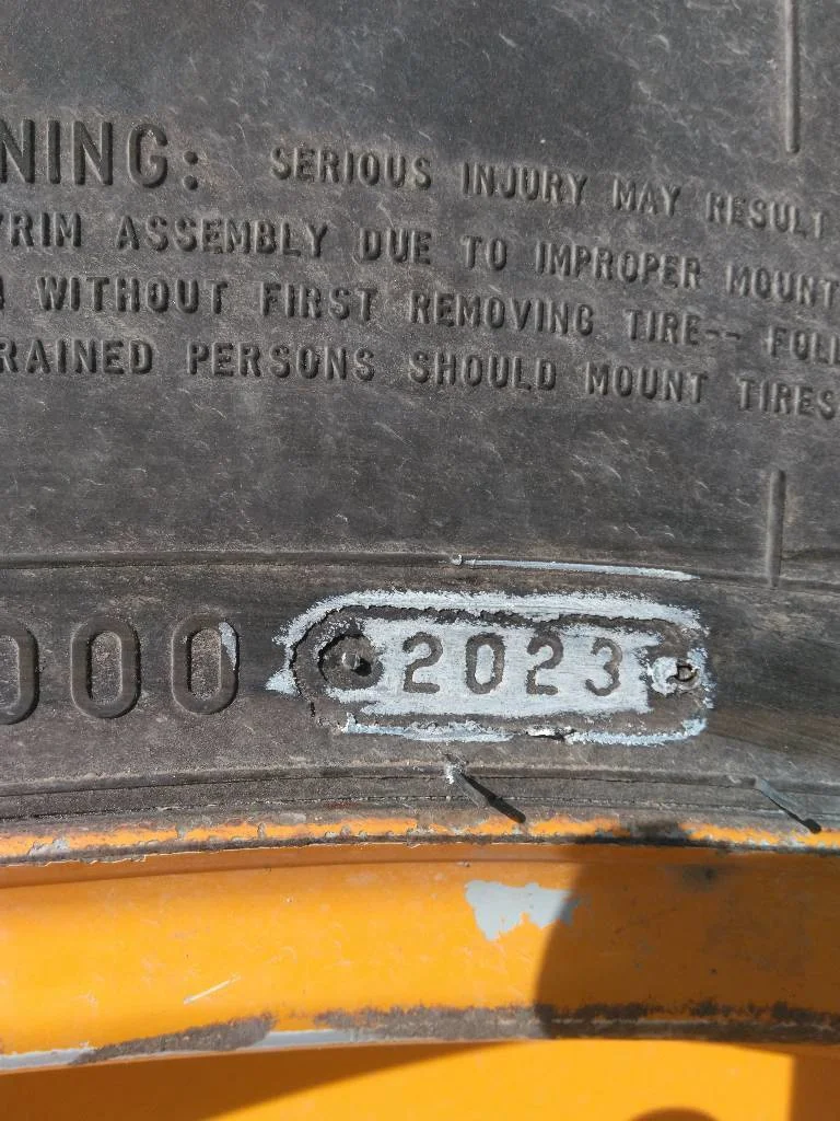 Used VF380/90R46 173D Firestone RAT RC TL R-1W 80-85% On 13 x 46 (10-13.19-11.07) Hagie Sprayer