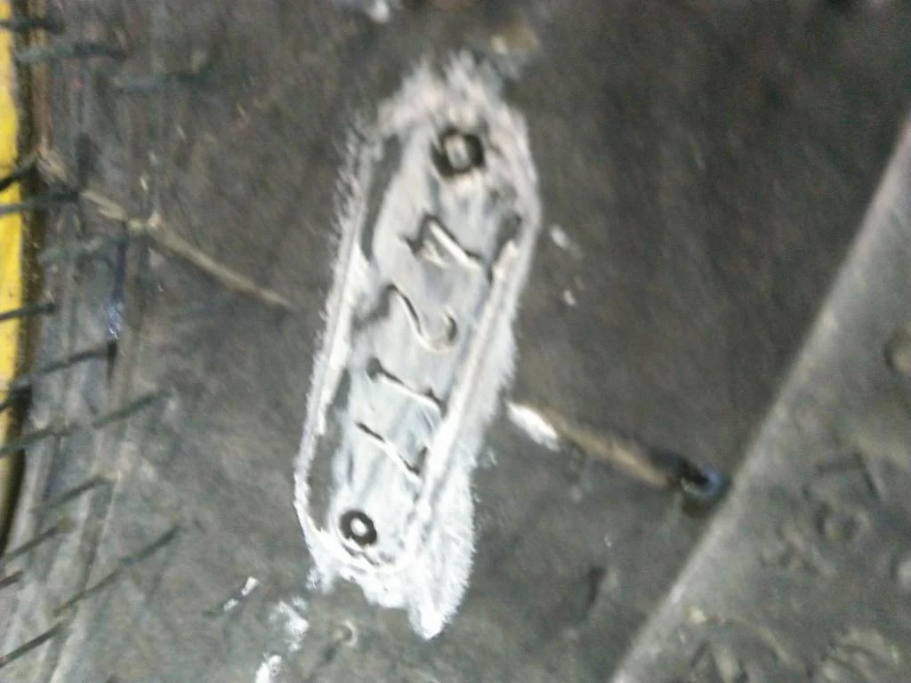 Used 19.5L-24 146A8 Goodyear IT525 TL R-4 90-95% On 15 x 24 (8-8-6) 4/2 Clamp/Disc image 2