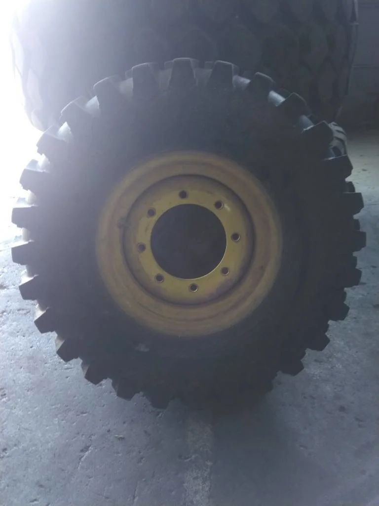 Used 12.5/80-18 NHS 6 PLy Goodyear Contractor-T TL R-4 85-90% On 9 x 18 (8-10.82-8.78) Solid Wheel