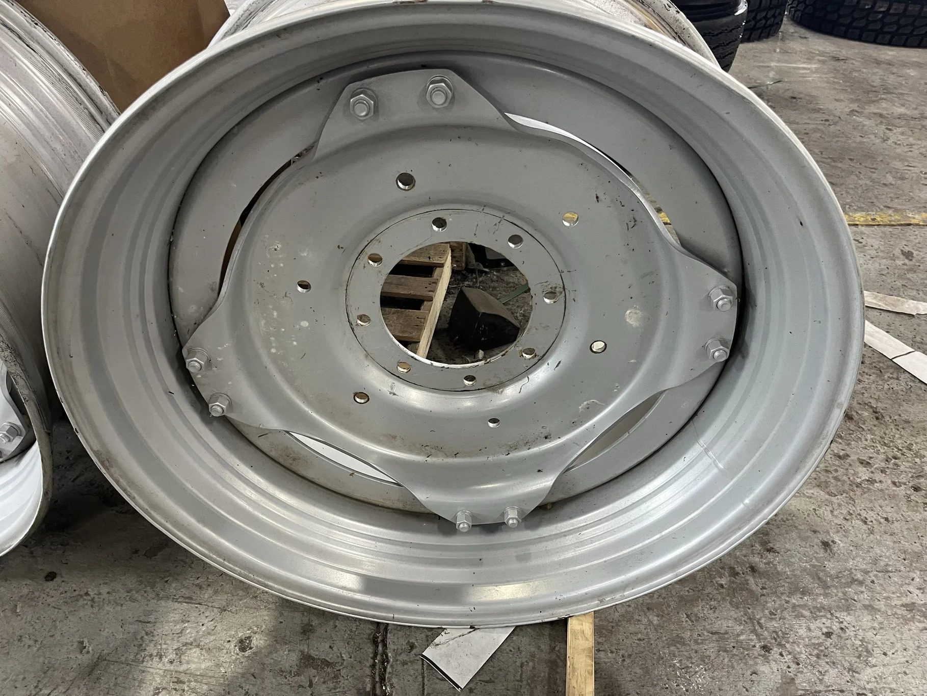 Take-Off 15 x 34 8-10.82-8.78 Rim & Rail Case Silver Wheel w/ Disc image 2