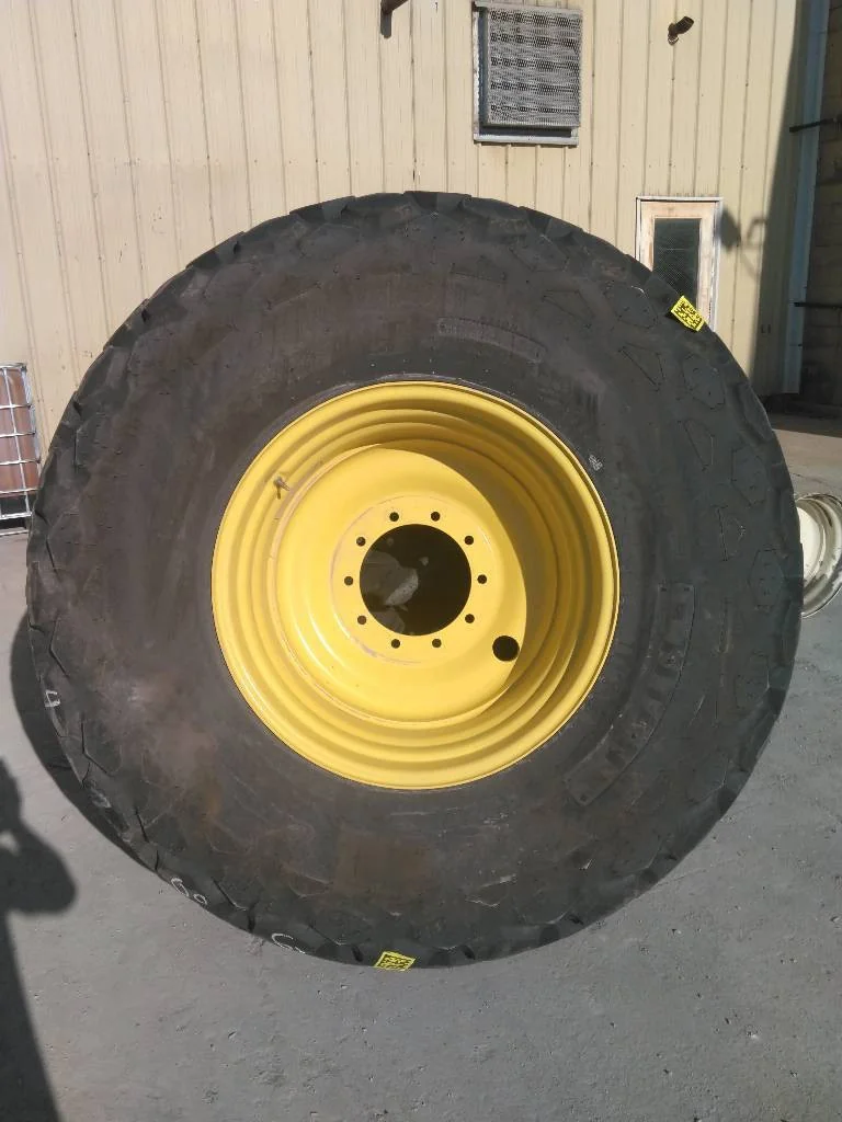 Used 24.5R32 159A8 Titan Torc-Trac TL R-3 90-95 On 21 x 32 10-13.19-11.07 JD Dual Yellow Wheel image 3